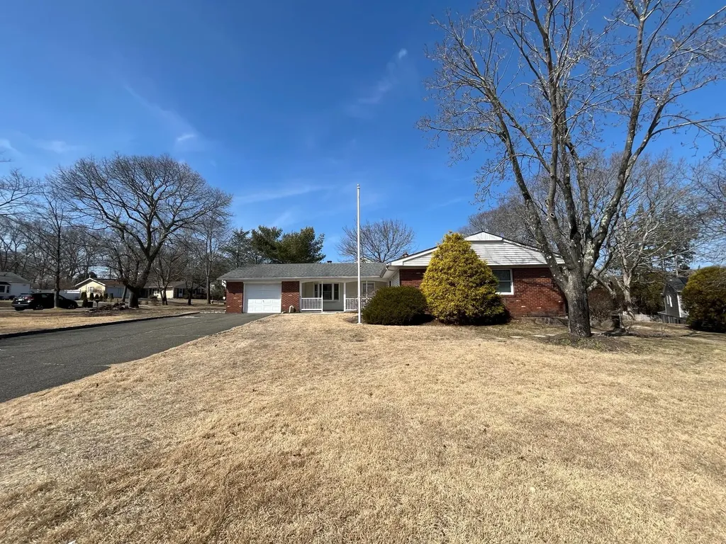 102 Wedgewood Drive Coram NY 11727