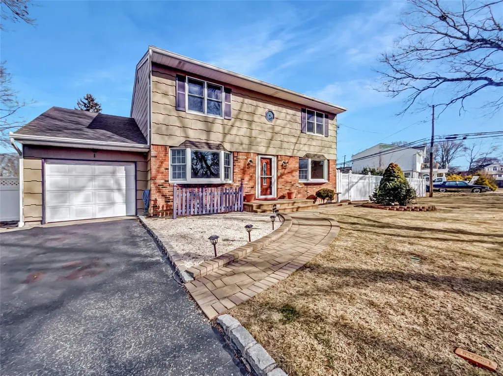 1 Charter Lane Smithtown NY 11787