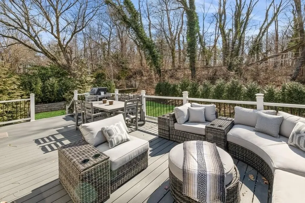 6 Daniel Drive Glen Cove NY 11542