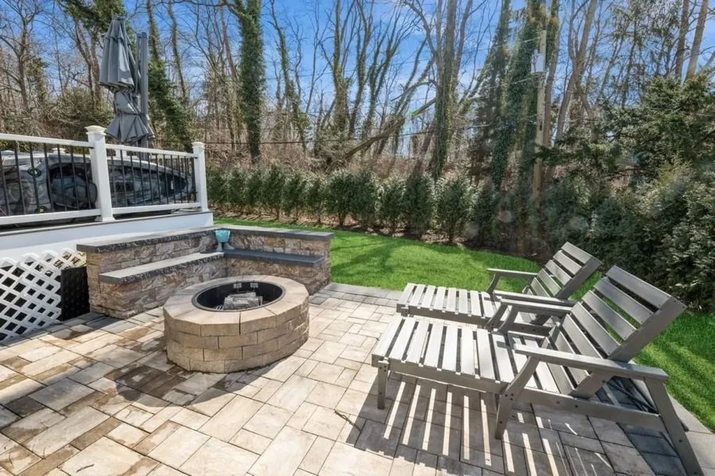 6 Daniel Drive Glen Cove NY 11542