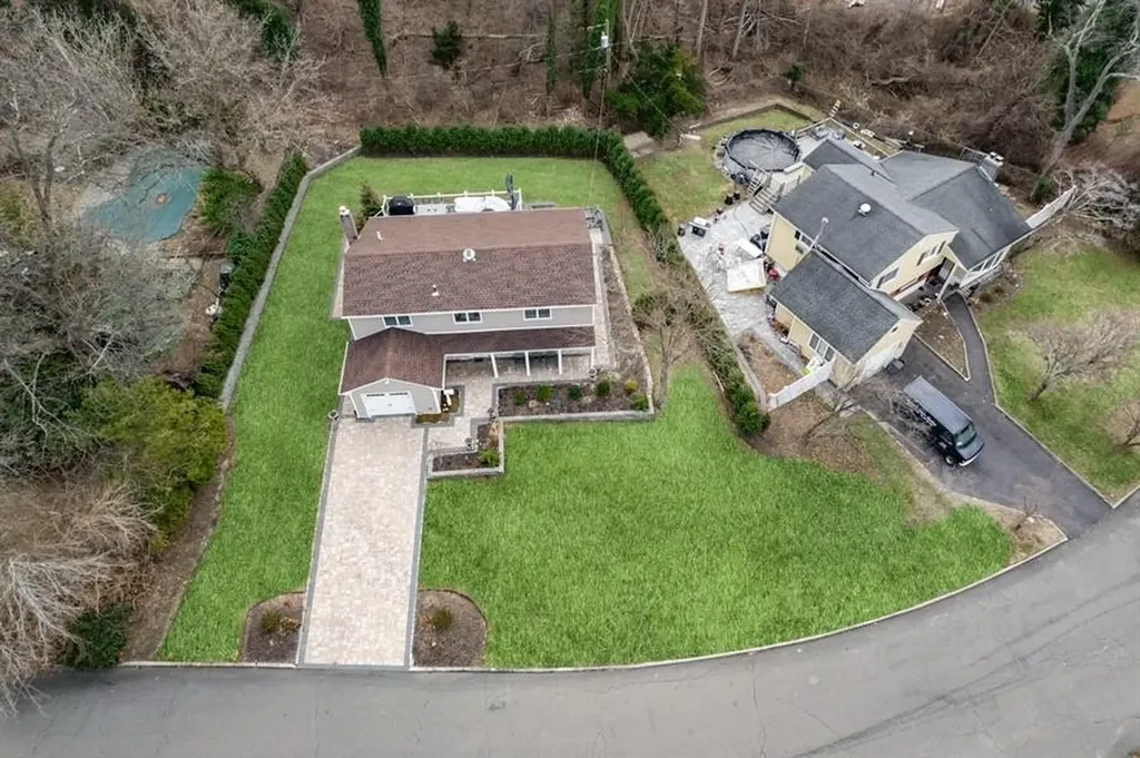 6 Daniel Drive Glen Cove NY 11542