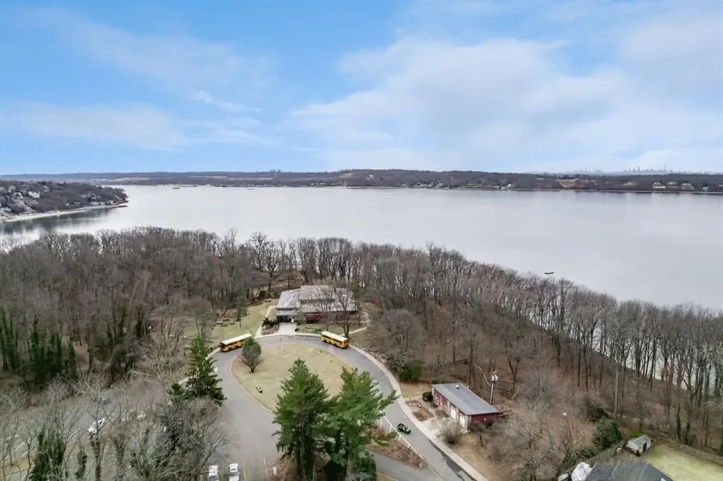 6 Daniel Drive Glen Cove NY 11542