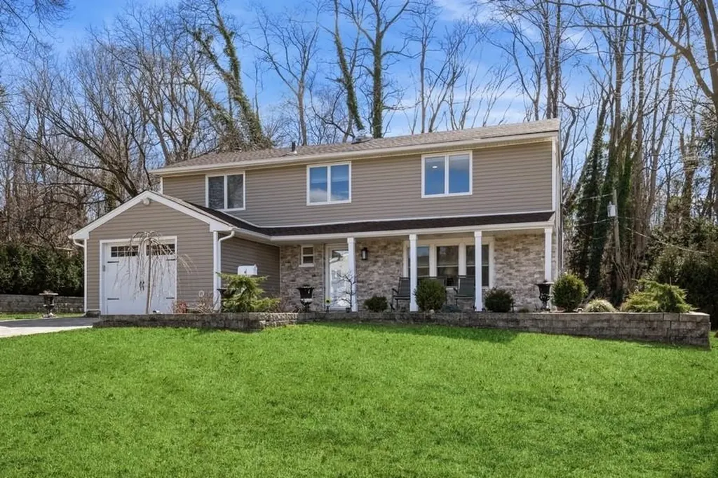 6 Daniel Drive Glen Cove NY 11542