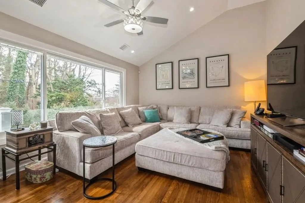 6 Daniel Drive Glen Cove NY 11542