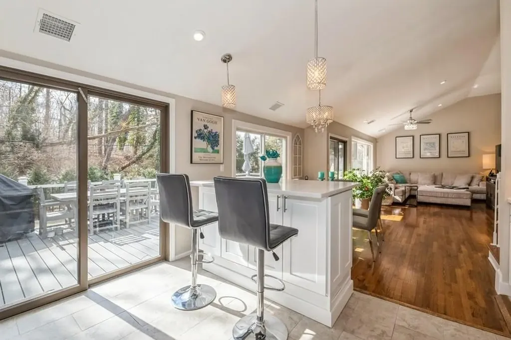 6 Daniel Drive Glen Cove NY 11542