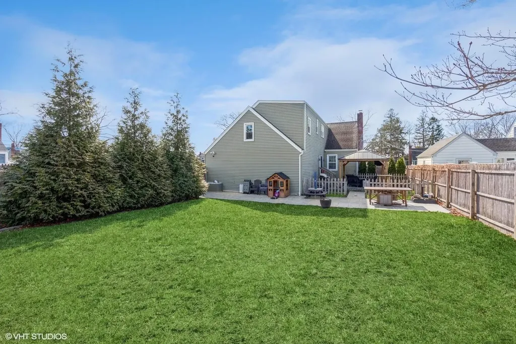 81 Everett Street Patchogue NY 11772