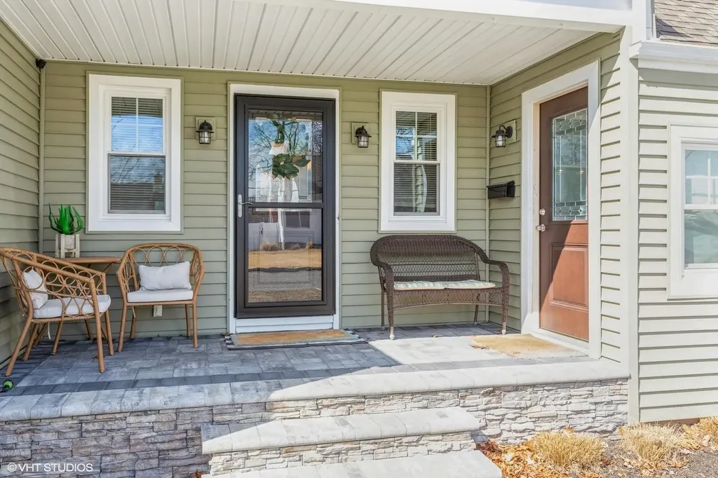 81 Everett Street Patchogue NY 11772