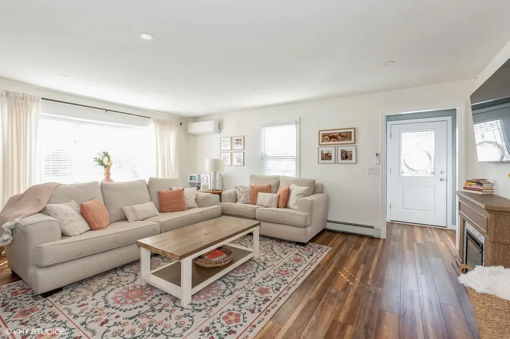 81 Everett Street Patchogue NY 11772