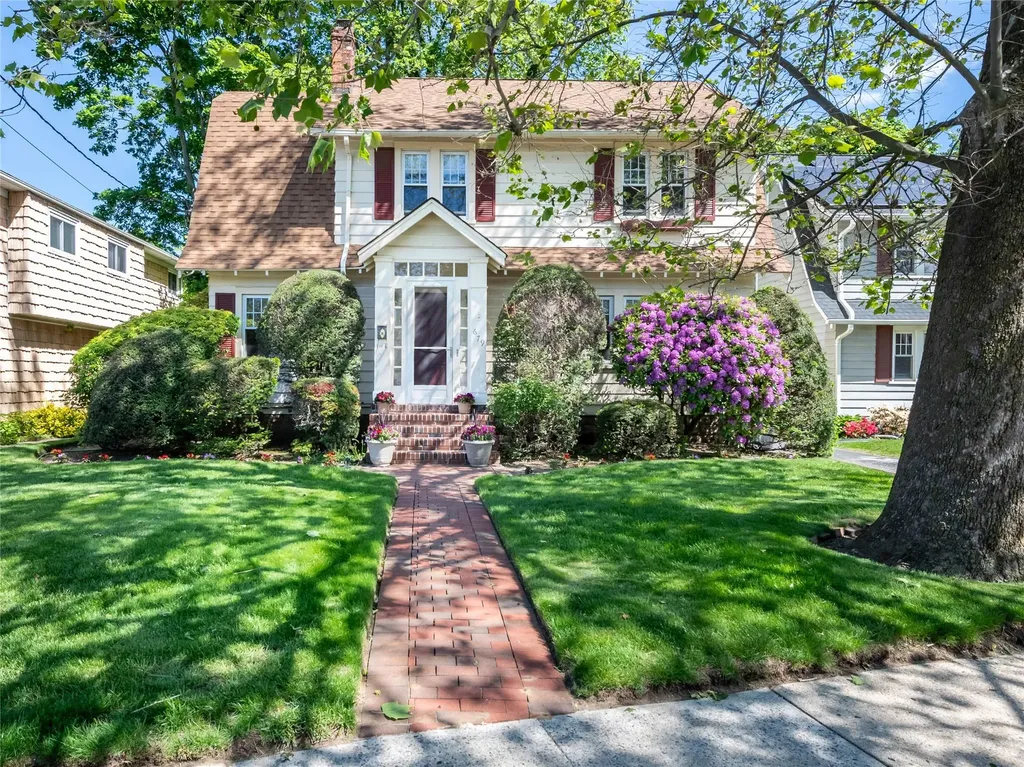 679 Saint Lukes Place Baldwin NY 11510