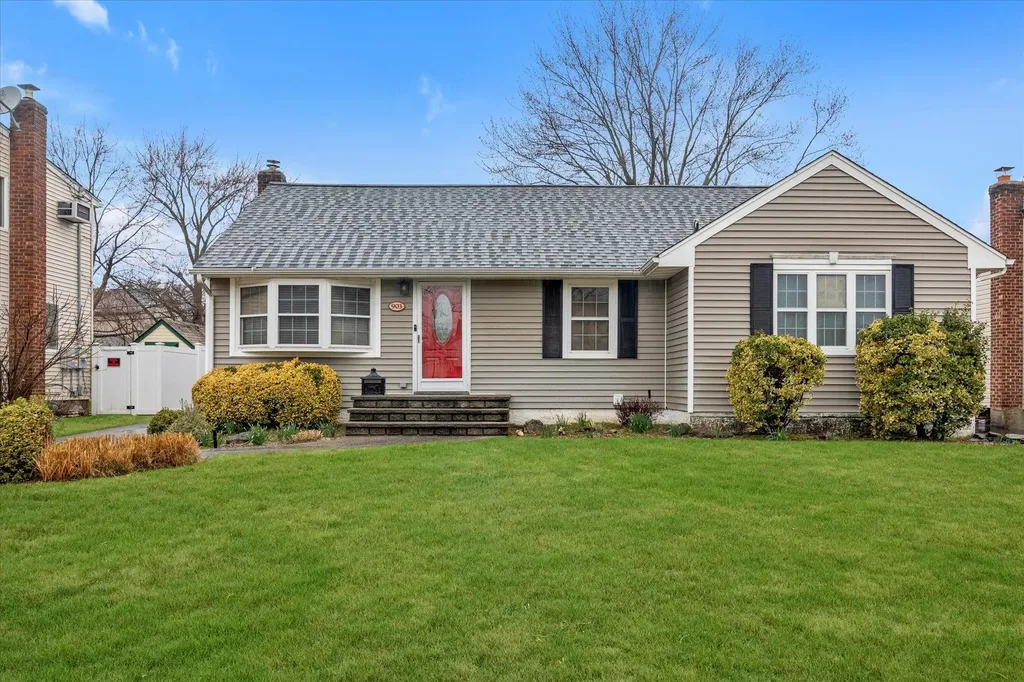 903 Alan Drive Wantagh NY 11793