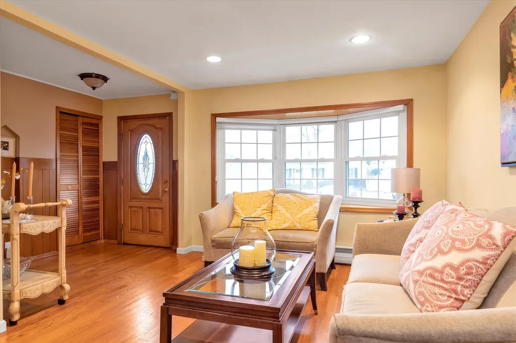 903 Alan Drive Wantagh NY 11793