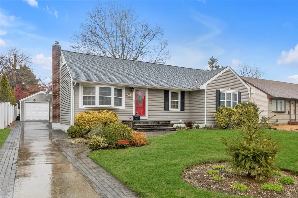 903 Alan Drive Wantagh NY 11793