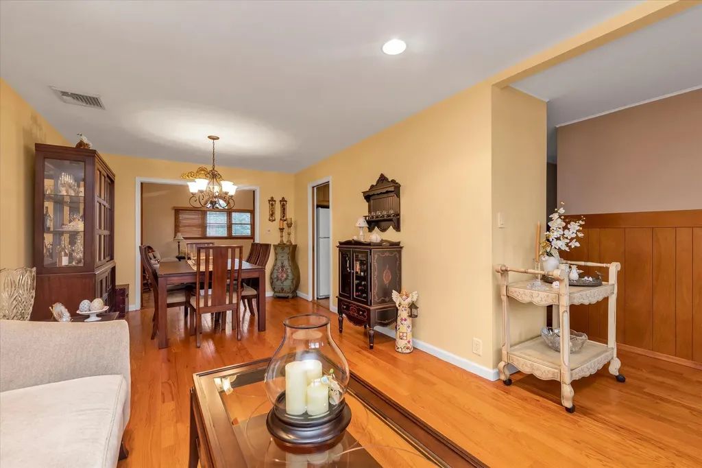 903 Alan Drive Wantagh NY 11793