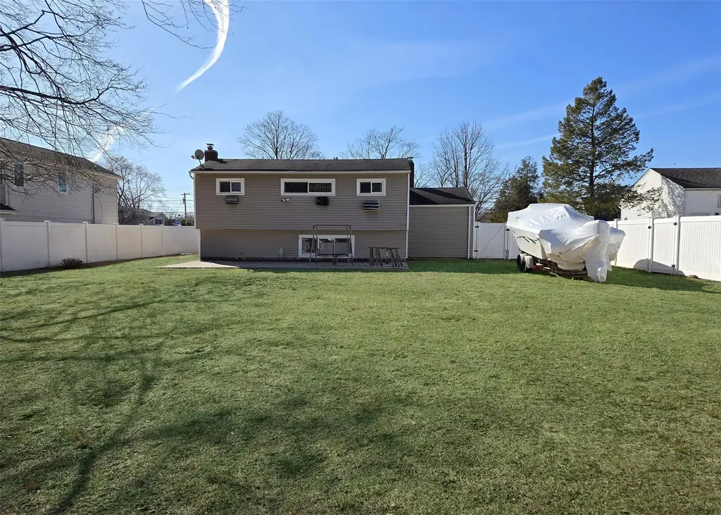 1343 Thompson Drive Bay Shore NY 11706