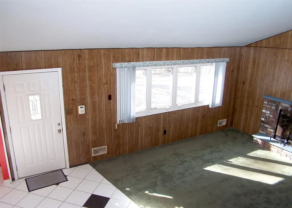 1343 Thompson Drive Bay Shore NY 11706