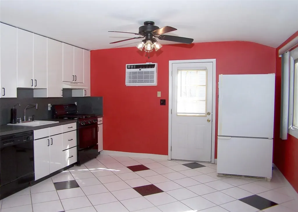 1343 Thompson Drive Bay Shore NY 11706