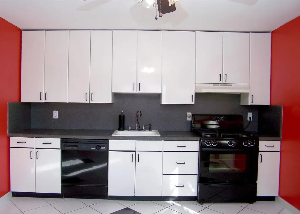 1343 Thompson Drive Bay Shore NY 11706
