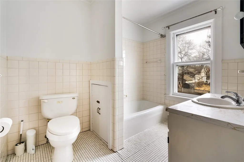 17 Parkwood Boulevard Poughkeepsie NY 12603