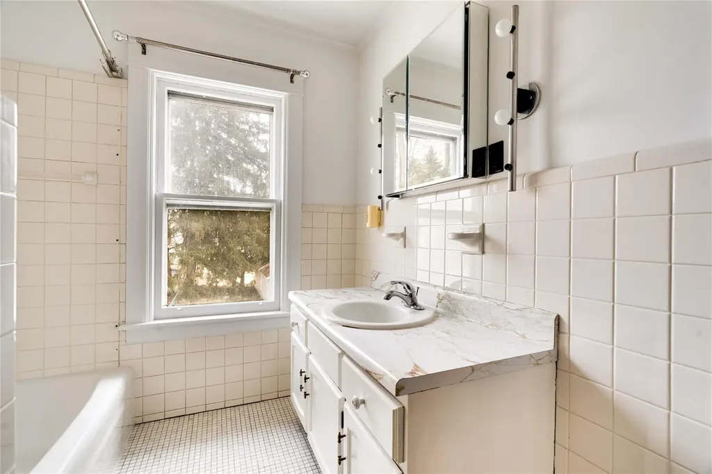 17 Parkwood Boulevard Poughkeepsie NY 12603