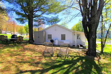 11 Hibiscus Circle Hopewell Junction NY 12533