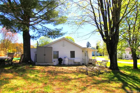 11 Hibiscus Circle Hopewell Junction NY 12533