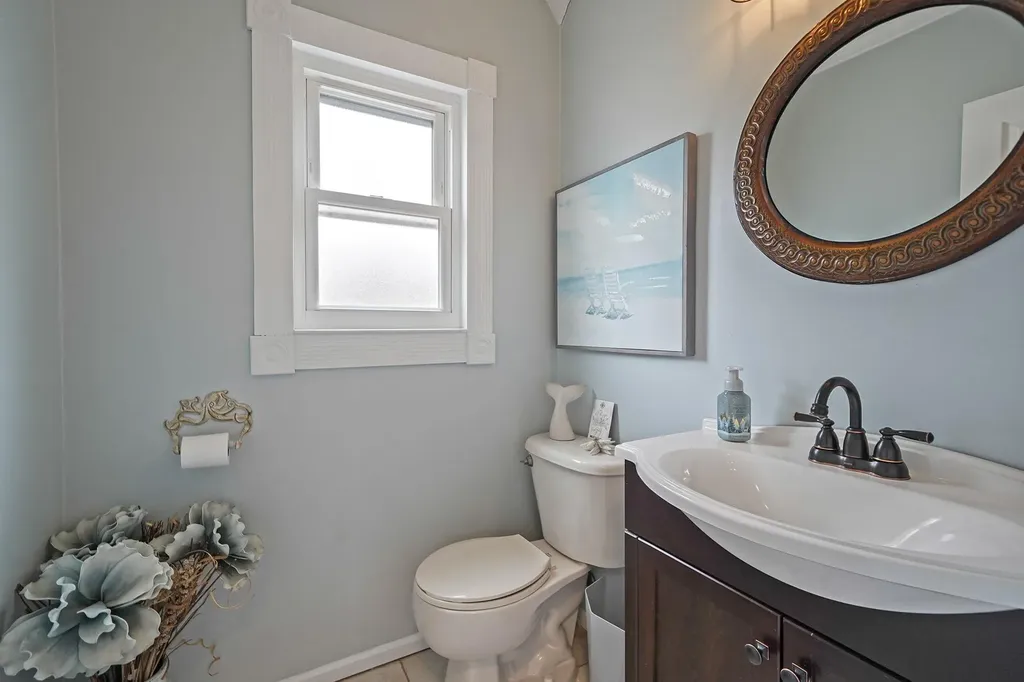 23 Williamsburg Way Yaphank NY 11980