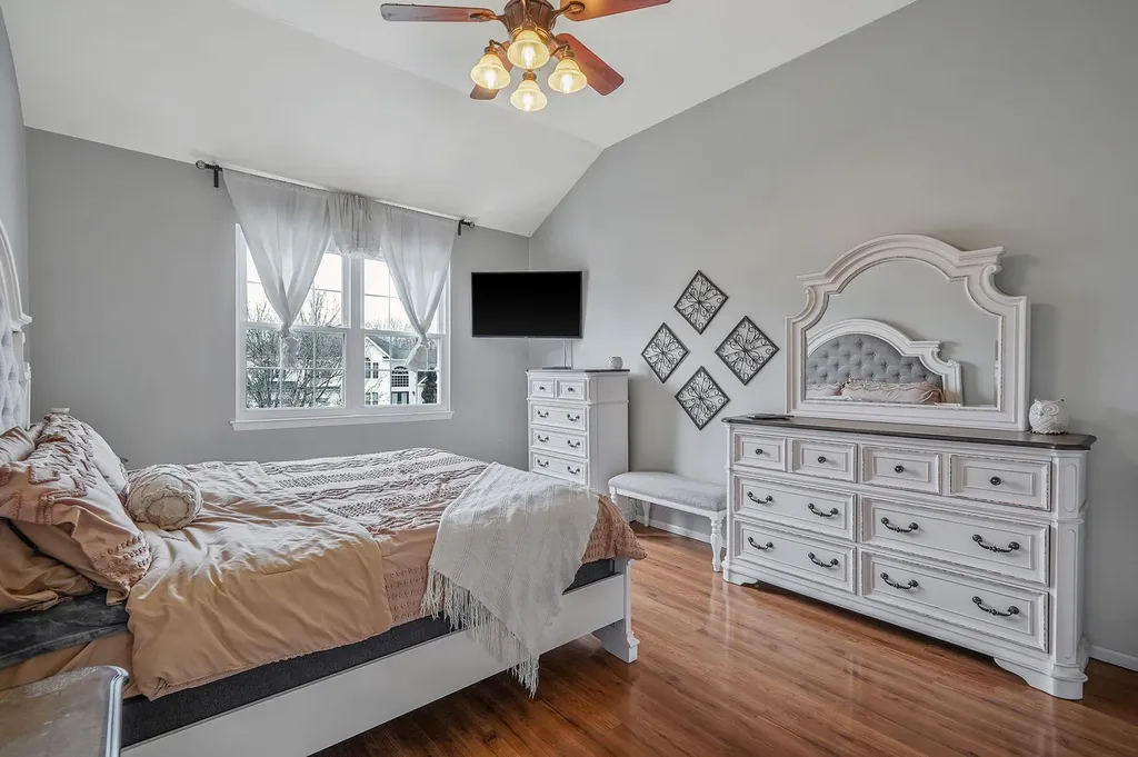 23 Williamsburg Way Yaphank NY 11980