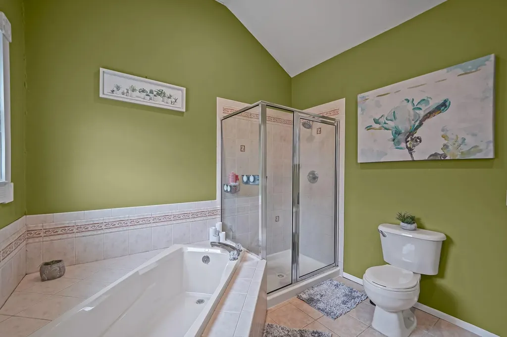 23 Williamsburg Way Yaphank NY 11980