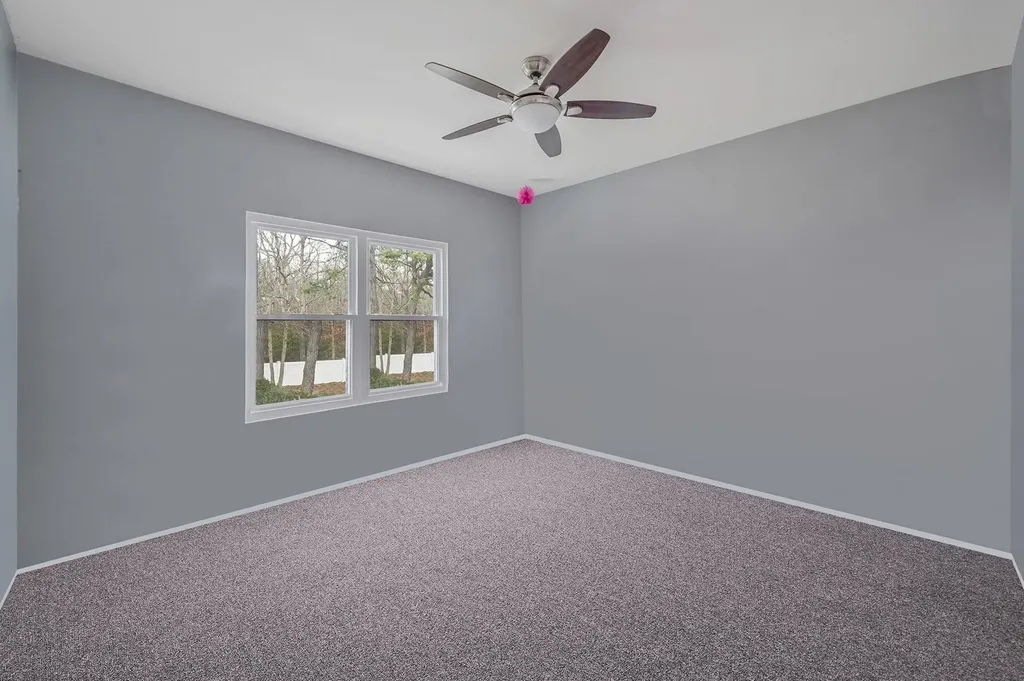 23 Williamsburg Way Yaphank NY 11980