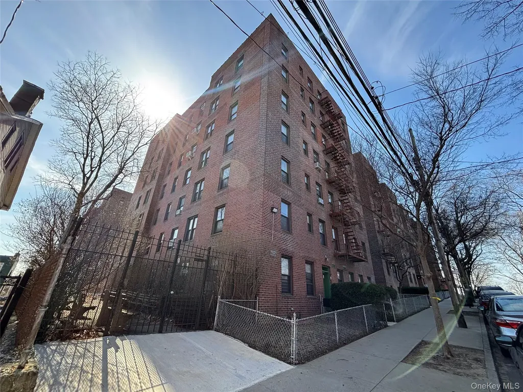 740 E 232 Street Bronx NY 10466