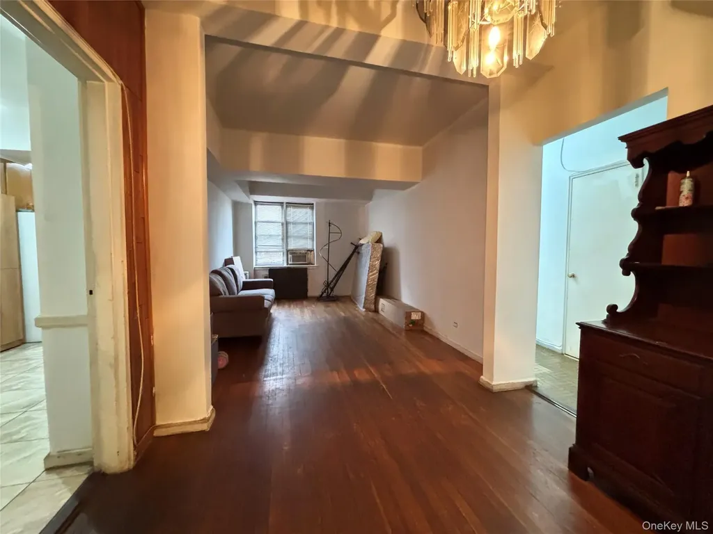 740 E 232 Street Bronx NY 10466