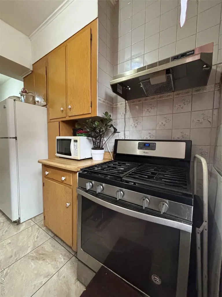 740 E 232 Street Bronx NY 10466