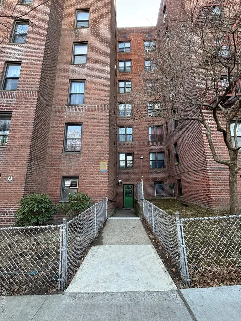 740 E 232 Street Bronx NY 10466