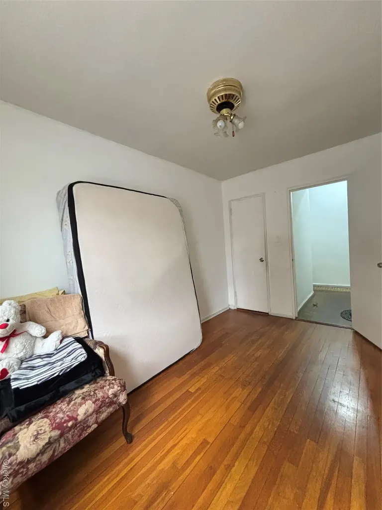 740 E 232 Street Bronx NY 10466