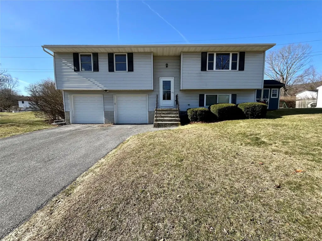 15 Toc Drive Highland NY 12528