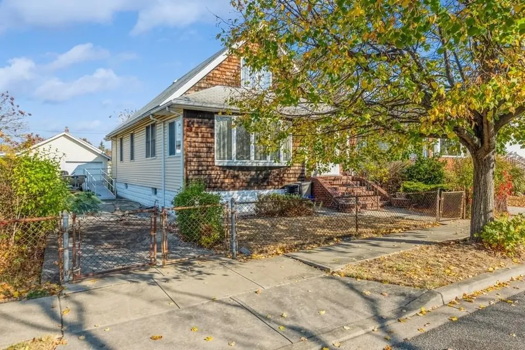 691 Arthur Street Baldwin NY 11510
