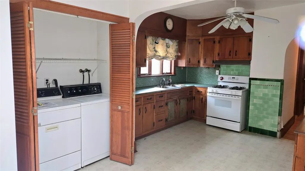 691 Arthur Street Baldwin NY 11510