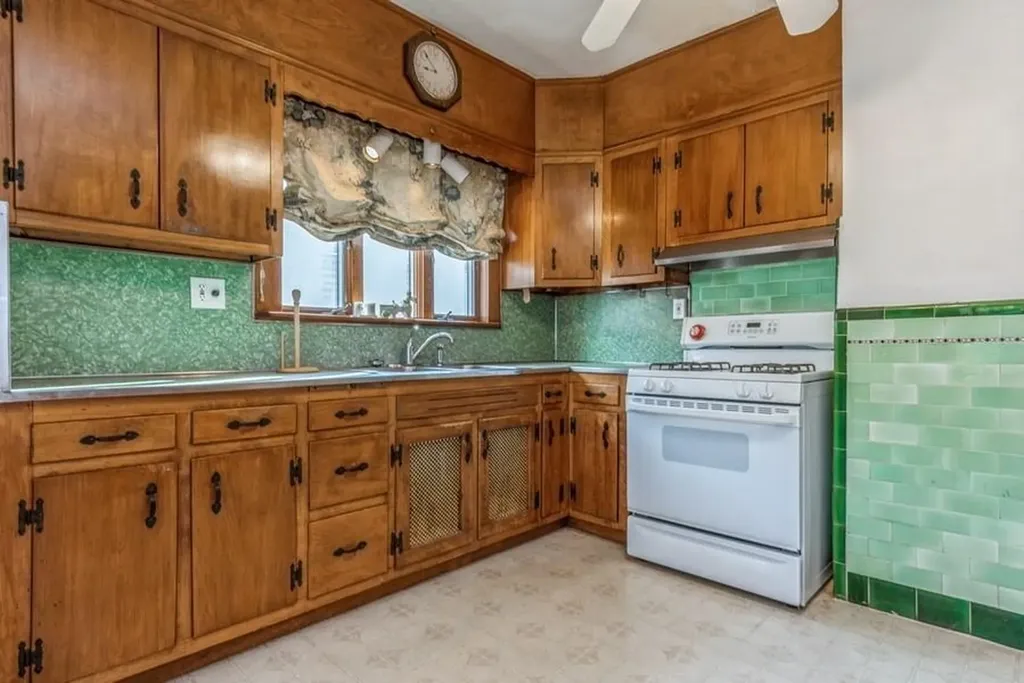 691 Arthur Street Baldwin NY 11510