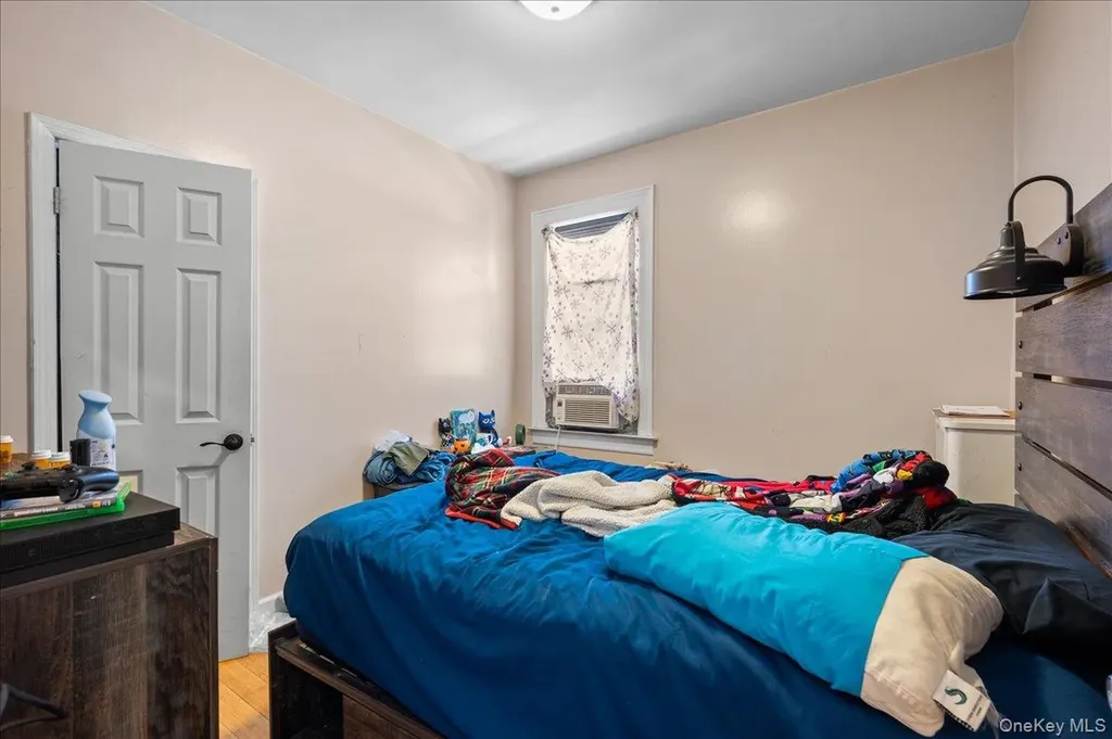 2871 E 194th Street Bronx NY 10461