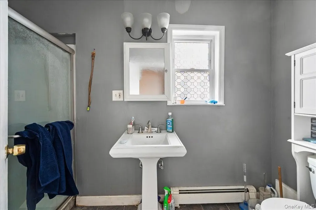 2871 E 194th Street Bronx NY 10461