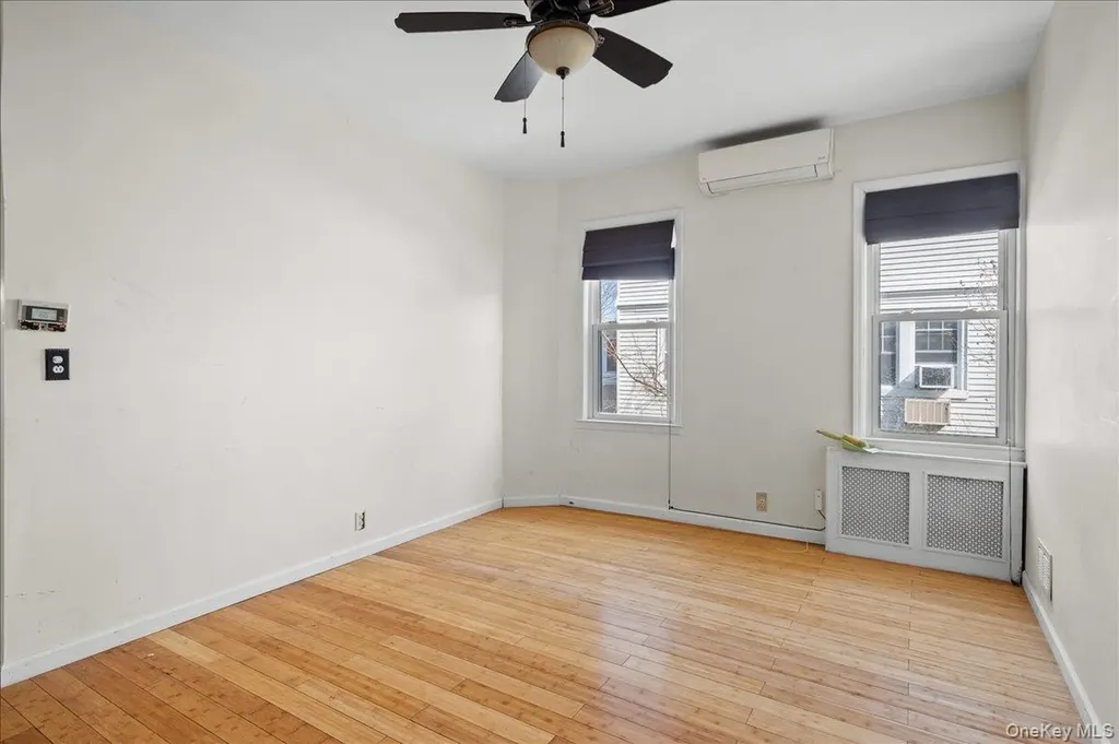 2871 E 194th Street Bronx NY 10461