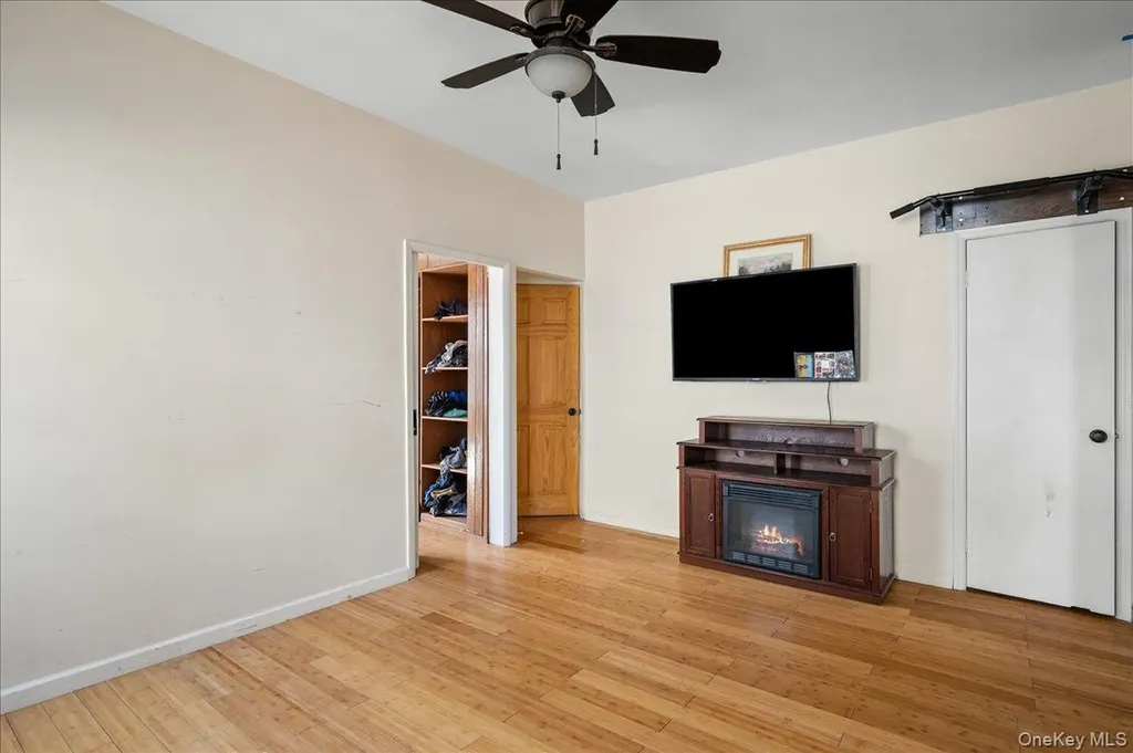 2871 E 194th Street Bronx NY 10461