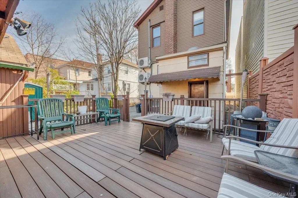 2871 E 194th Street Bronx NY 10461