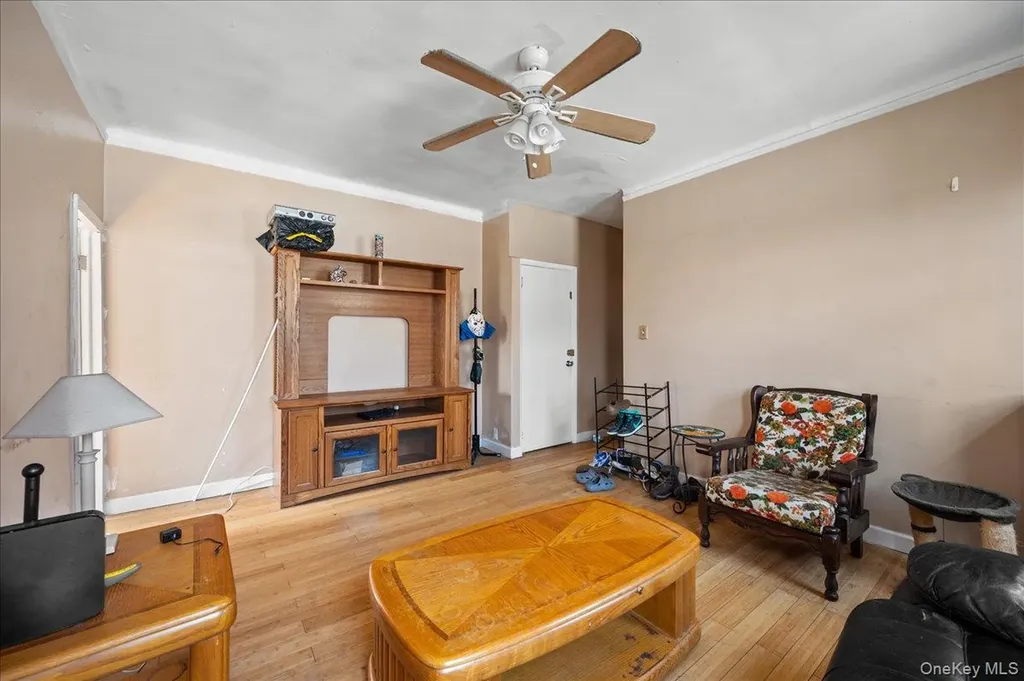 2871 E 194th Street Bronx NY 10461