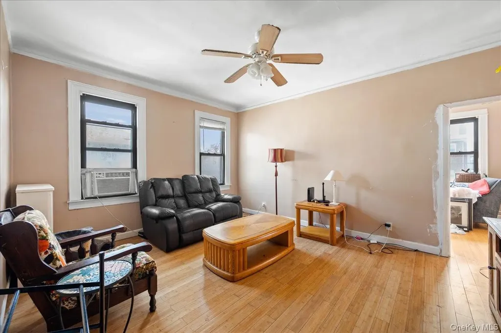 2871 E 194th Street Bronx NY 10461