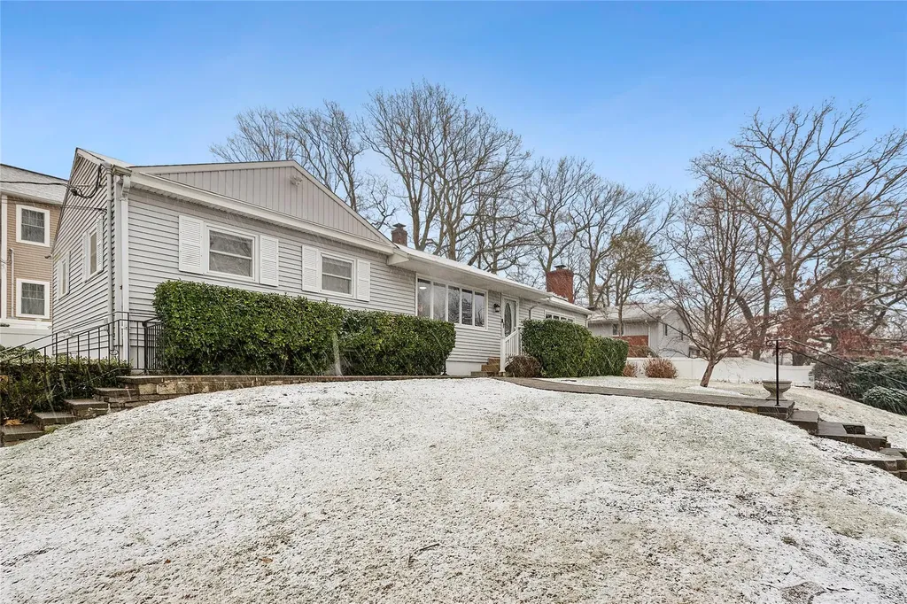 7 Baldwin Boulevard Bayville NY 11709