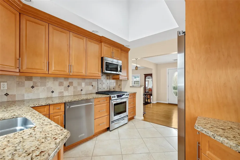 7 Baldwin Boulevard Bayville NY 11709