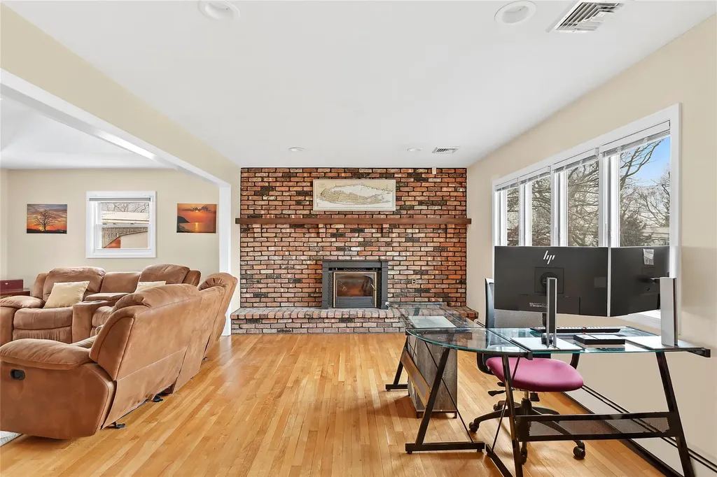 7 Baldwin Boulevard Bayville NY 11709