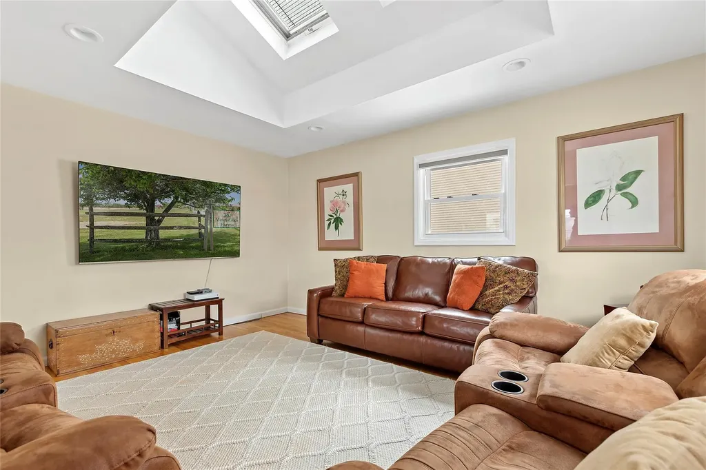 7 Baldwin Boulevard Bayville NY 11709
