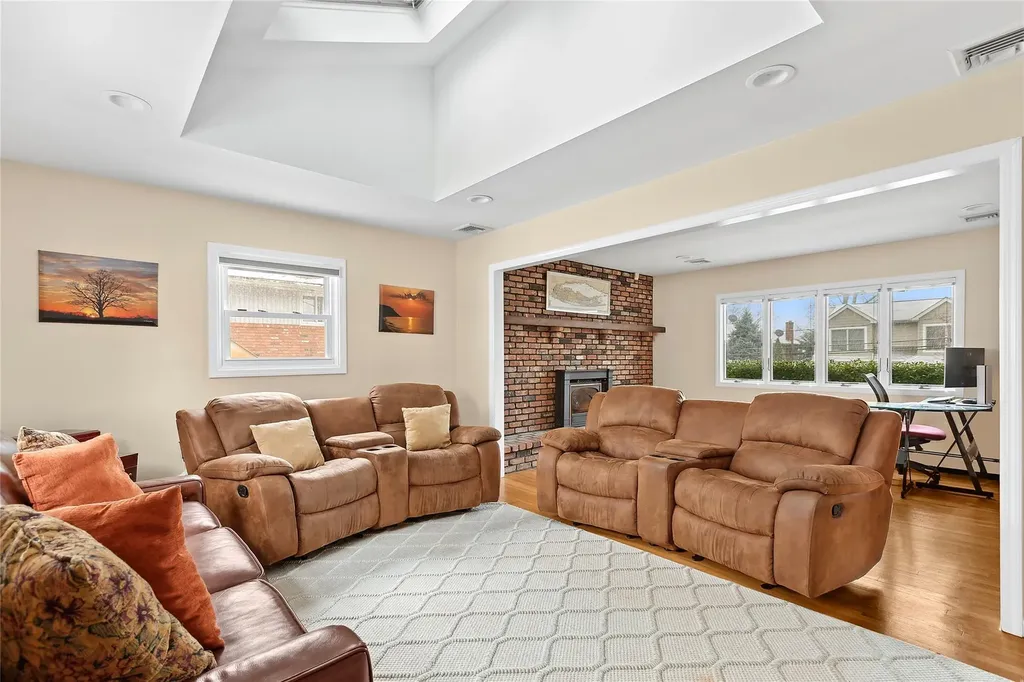 7 Baldwin Boulevard Bayville NY 11709